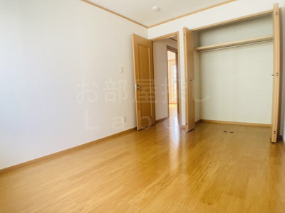 【内装】 | クリスタルB