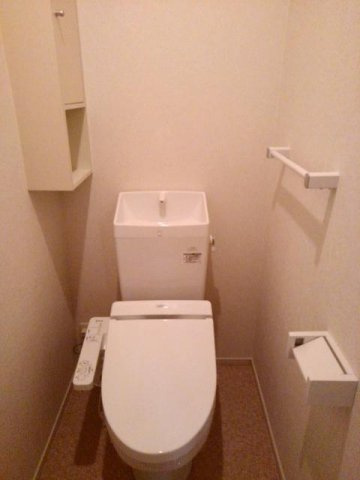 メゾン　サカエのトイレ|落ち着いたトイレです