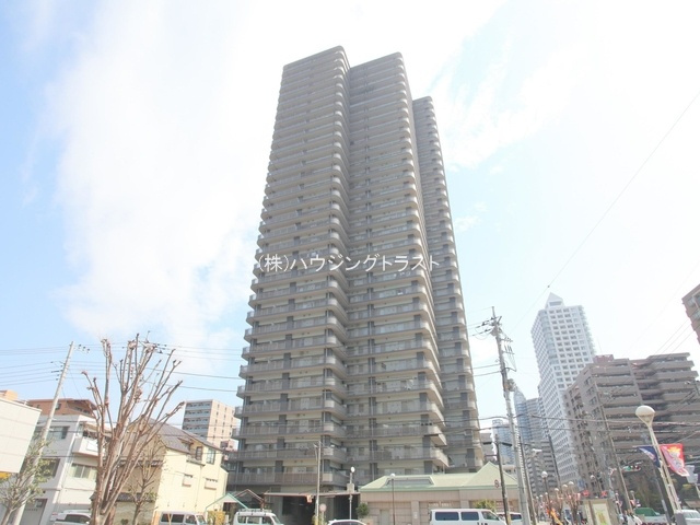 フォーラスタワー所沢の外観