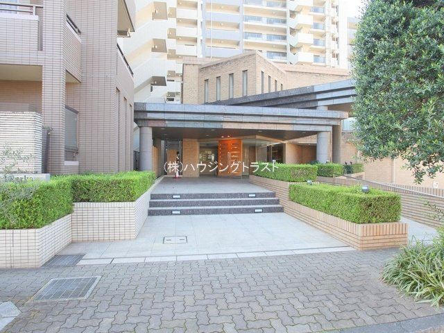 仲介手数料無料　アイランドパークスのエントランス