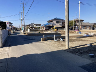 【前面道路含む現地写真】 | 熊谷市妻沼　新築分譲住宅　全5棟　3号棟