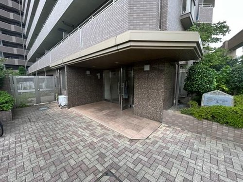 ファミール亀戸グランデージのエントランス|建物入口のエントランス