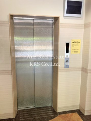 【その他共用部分】 | ラグゼ江戸堀 | エレベーターは防犯カメラが付いているので、安心です♪
