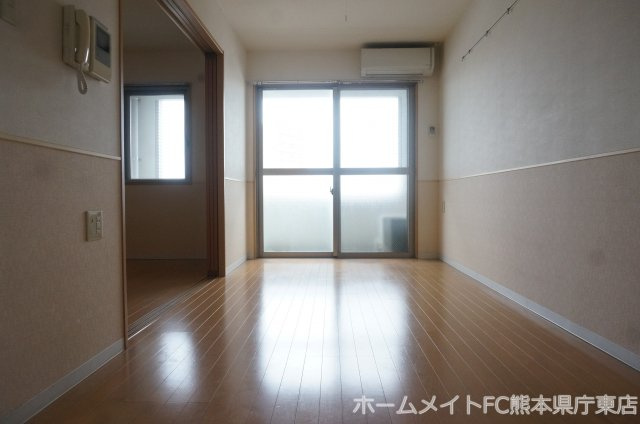 熊本市南区出仲間９丁目の賃貸マンションの内装