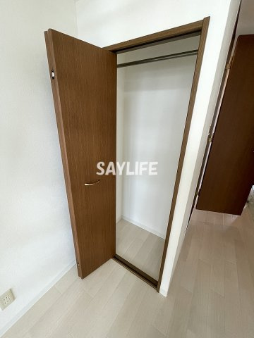 グランメール高井田の玄関