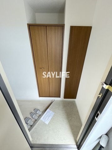 グランメール高井田の玄関