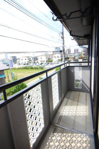 セジュール壱番館A【10.000円キャッシュバック対象物件】のバルコニー|バルコニー付きです