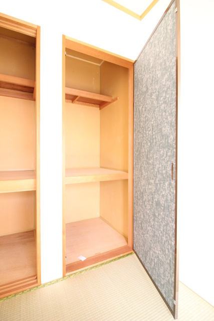 セジュール壱番館A【10.000円キャッシュバック対象物件】の収納|たっぷりとした収納スペースです