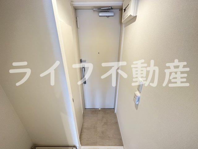 リブリ・布施の玄関