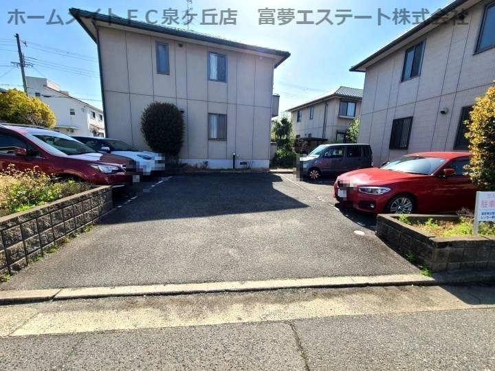 DAIKENN浜寺南町G棟の駐車場