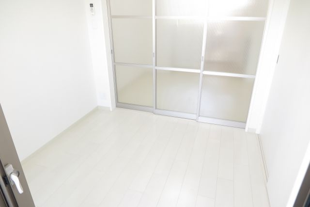 ラシュレエグゼ夕陽丘の洋室