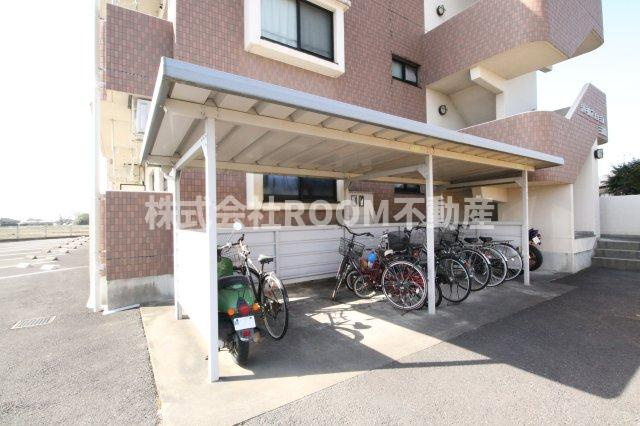 瀬戸山マンション3号館の駐車場|駐車場があるので、車を買う予定の方も安心です