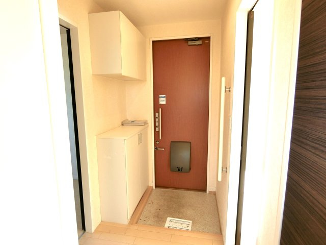 プリムローズ弐番館の玄関