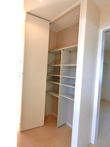 プリムローズ弐番館の収納