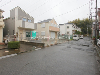 【前面道路含む現地写真】