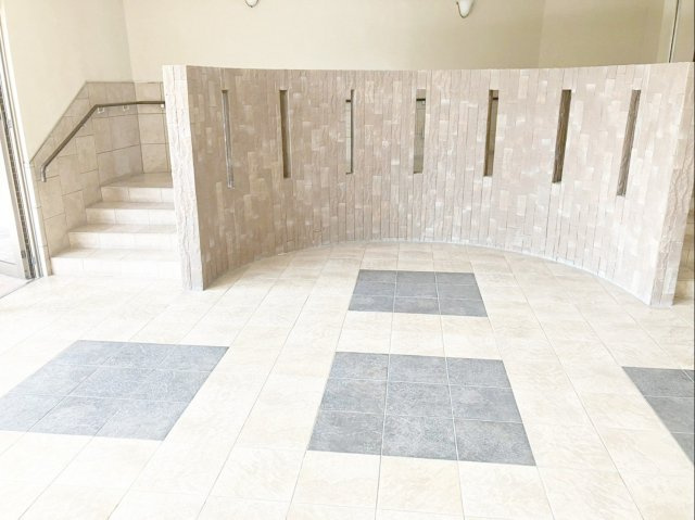 ファーネスト空港東リバーサイドのエントランス|共用部は管理が行き届いており、綺麗な状態です！