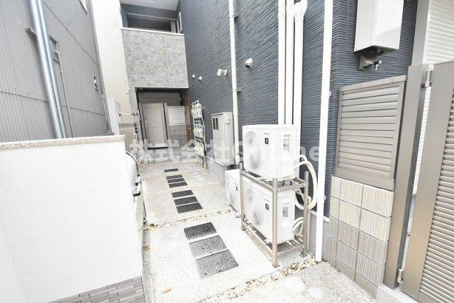 HESTA近大前のエントランス