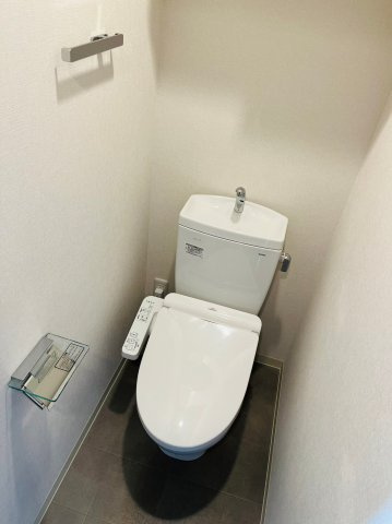 仲介手数料0円！！エステシア上前津のトイレ