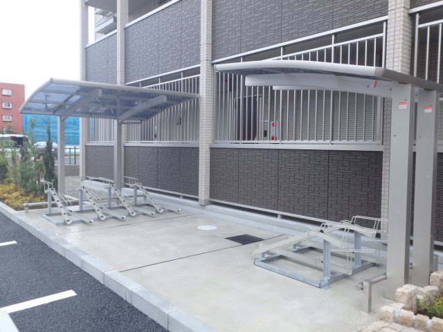 薬園台壱番館　Ａのその他共用部分|屋根つきの自転車置き場もあります！