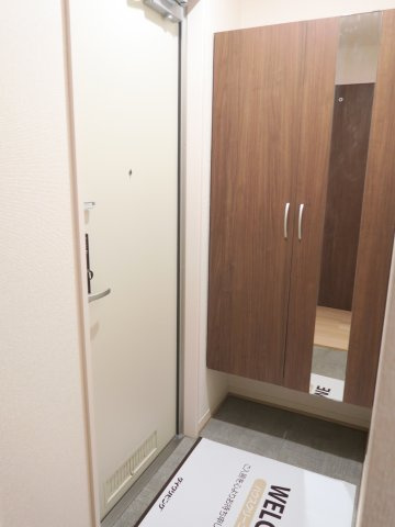 リヴェールコートの玄関