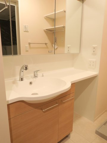 リヴェールコートの独立洗面台