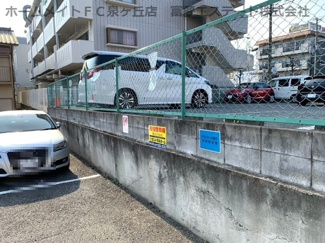 【駐車場】