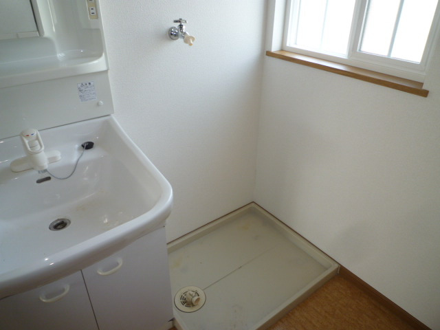 メゾンドソレイユＡのその他|洗濯機置場