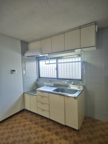 アイミナール八坂のキッチン|お料理しやすいキッチンです