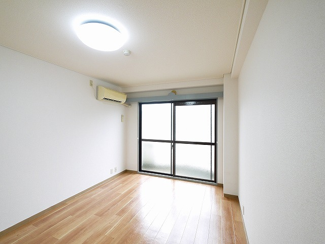 シャンテムーランの居間・リビング|ゆったりとした居間です