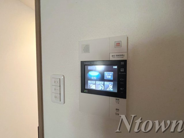 【セキュリティ】 | プレサンスジェネ丸の内 | モニター付きインターホンです