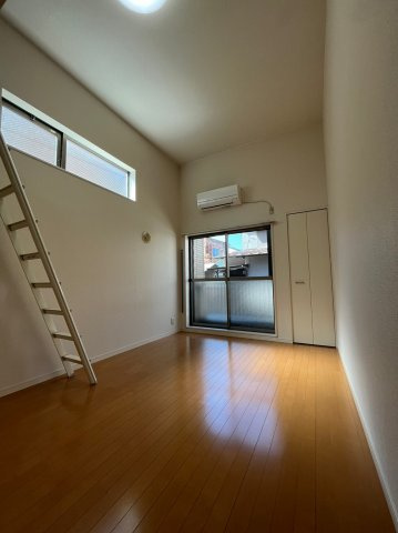 仲介手数料0円！！カーサ・ルチア志賀本通の居間・リビング