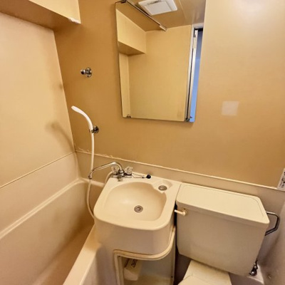 【洗面所】 | シャトル城町