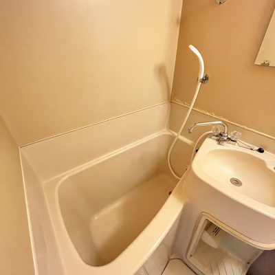 【浴室】 | シャトル城町