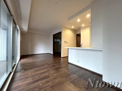 【居間・リビング】 | プレサンス　グラン　栄　THE　TOWER | ゆったり過ごせるリビングです