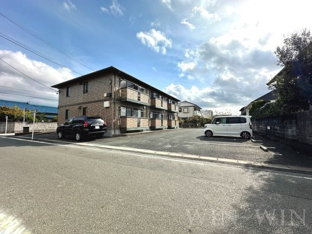 エム鷹丘の駐車場