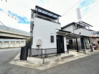 【外観】 | 葛の葉町２丁目　戸建 | 外観／角地につき2方向接道しています