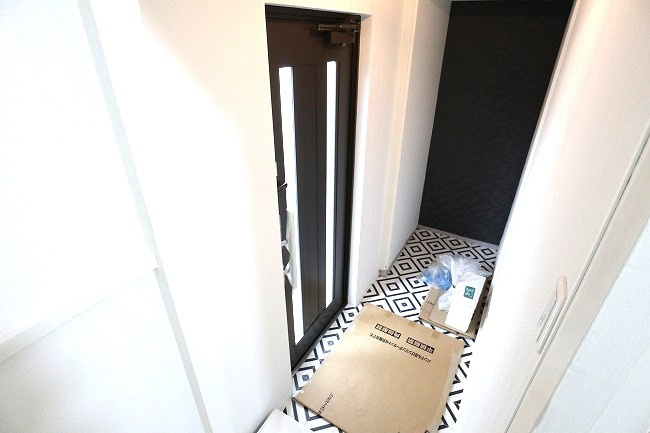 羽西貸家の玄関