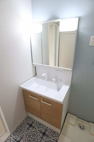 羽西貸家の独立洗面台