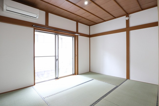 羽西貸家の寝室