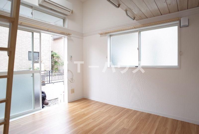 コーポサギヌマの居間・リビング