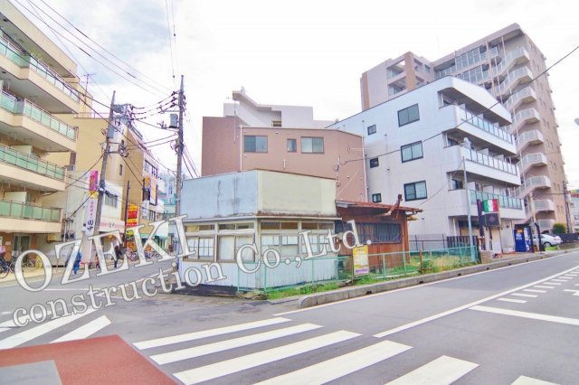 北越谷駅前売地の前面道路含む現地写真