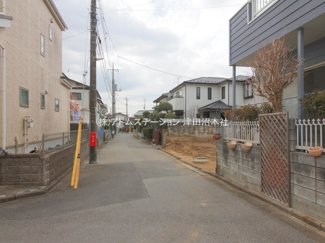 【前面道路含む現地写真】