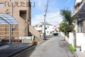 【前面道路含む現地写真】