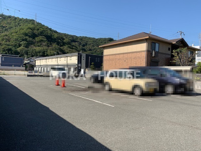 【駐車場】 | グランモア航B棟 | 駐車場に車を止められます