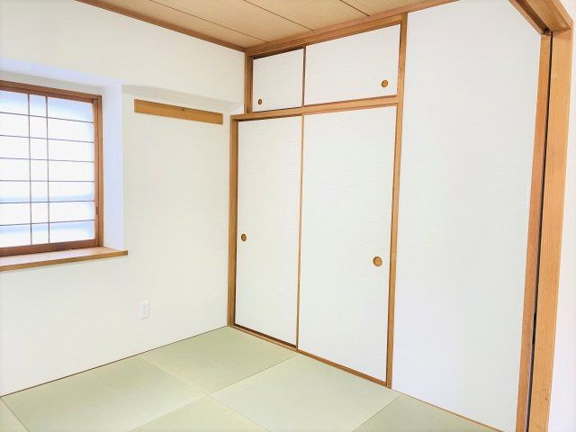 ライオンズマンション京王南大沢の収納|～収納力のある押入れ完備の和室です～