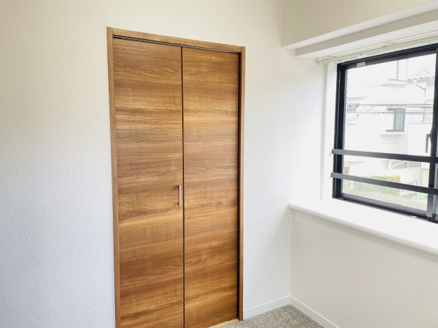 ライオンズマンション京王南大沢の収納|～収納力の高いクローゼット完備～