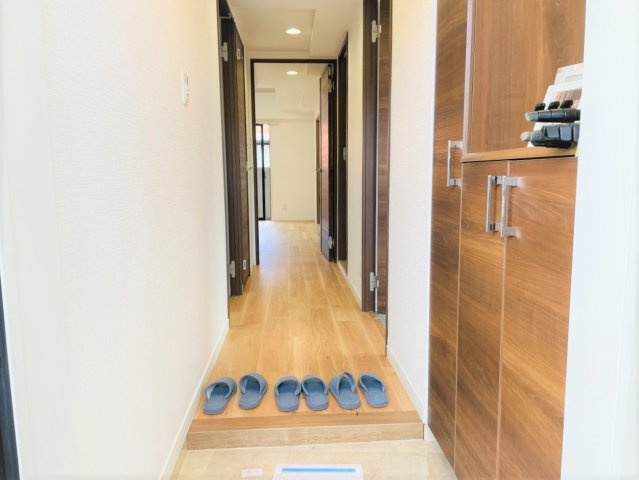 ライオンズマンション京王南大沢の玄関|～内装フルリノベ済、落ち着きのある内装です～