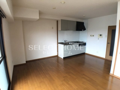 【居間・リビング】 | ロイヤル柴田 | 居間です