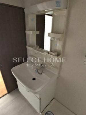 【独立洗面台】 | ロイヤル柴田 | 独立洗面台、小物を置くことができて便利です