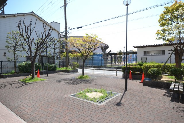 リーガル堺2の外観|エントランス前広場